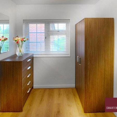 Ferienwohnung Wokingham - 2 Bed Modern House - Parking Exterior foto
